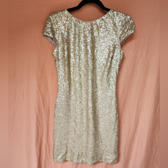 DRESS THE POPULATION - Picture 1 of 4